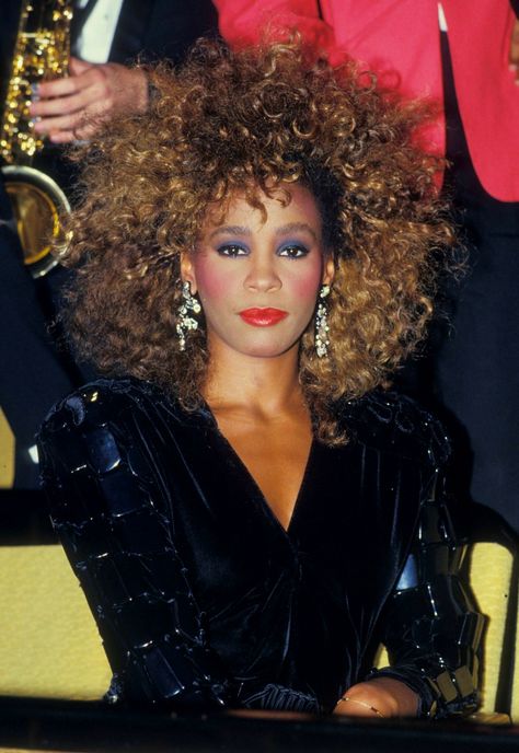 The Whitney Houston Archive Whitney Houston 80s, 80s Hairstyles, 80's Hairstyle, Famous Females, 80s Makeup, 80s Prom, 80s Hair, Grace Jones, 80s Party