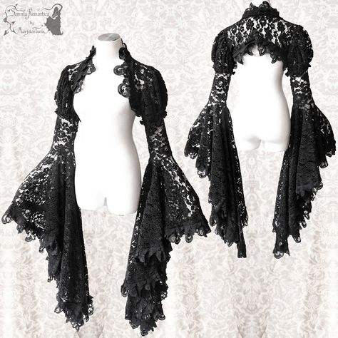 Casual Romantic Goth, Vampire Clothing Aesthetic, Alt Wedding Dress, Vampire Outfit, Goth Prom, Goth Fits, Vampire Fashion, Goth Outfit Ideas, Vampire Clothes