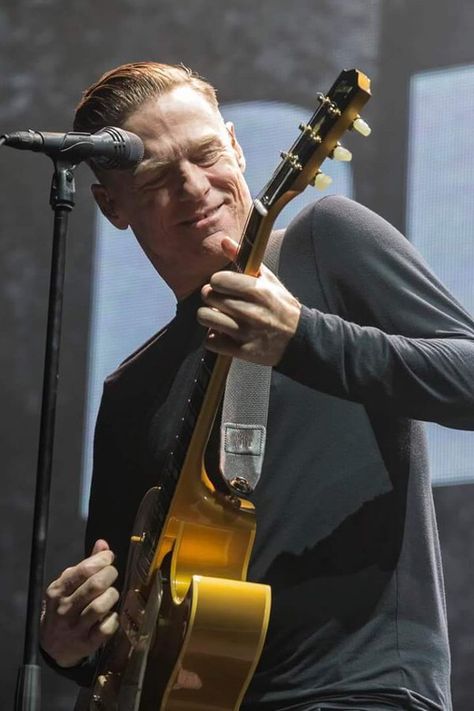 Checkout this photo from the BryanAdams app. Major Tom, Bryan Adams, International Music, New Photo Download, Jazz Musicians, Music Artists, Musician, Celebrities, Music