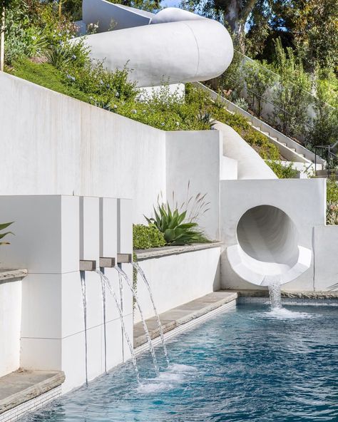 James Charles (@jamescharles) • Instagram photos and videos Brandon Architects, Luxury Pools Backyard, Ceiling Fireplace, Moderne Pools, Building A Swimming Pool, Luxury Swimming Pools, Wood Garden, Luxury Pools, Modern Pools