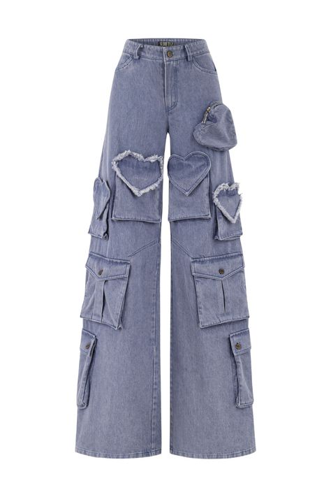 BLUE DENIM CARGO PANTS | Sudi Etuz | CULT MIA Fashion Outfits 2024 Trends Spring, Pantaloon Pants, Jean Cargos, Blue Denim Cargo Pants, Cargo Pants Jeans, Funky Jeans, Cargo Denim Pants, Denim Cargos, Denim Pants Outfit