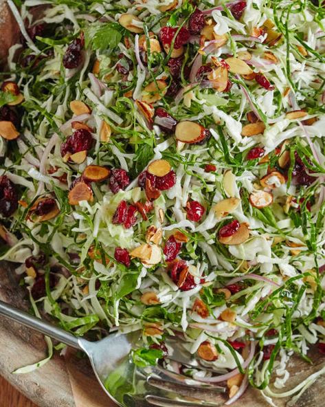 Thanksgiving Slaw, Thanksgiving Salad Recipes, Vegan Thanksgiving Dinner, Thanksgiving Salad, Vegan Coleslaw, Thanksgiving Dinner Recipes, Slaw Recipes, Coleslaw Mix, Vegan Thanksgiving