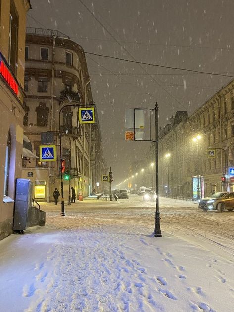 Winter Scenes Wonderland, Chickens In The Winter, Aesthetic Snow, Winter Love, Winter Scenery, Winter Pictures, Winter Wonder, Winter Aesthetic, City Aesthetic