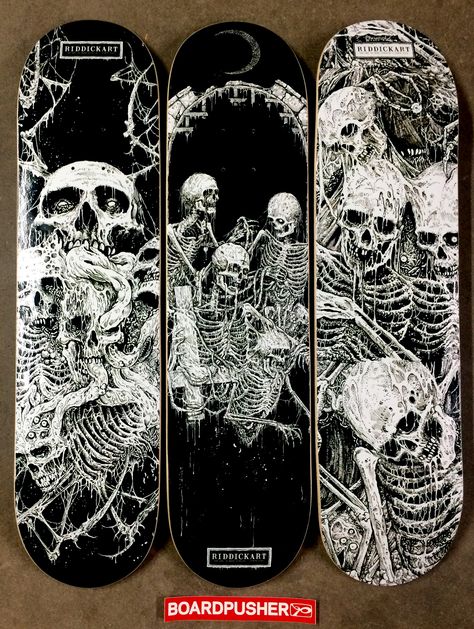 Skateboard skull design  #skateboard #skulls #skullskateboard #skateboarddesign Painting Ideas Skull, Skateboard Painting Ideas, Skateboard Painting, Skateboard Decor, Snowboard Art, Longboard Design, Skateboard Aesthetic, Skateboard Deck Art, Skateboard Art Design