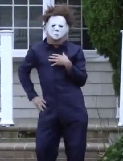 Funny Halloween Pfp, Funny Horror Aesthetic, Funny Horror Pictures, Michael Myers Wallpaper Funny, Micheal Myers Pfp, Michael Myers Reaction Pic, Funny Ghost Face Pictures, Slasher Pfp, Micheal Myers Aesthetic