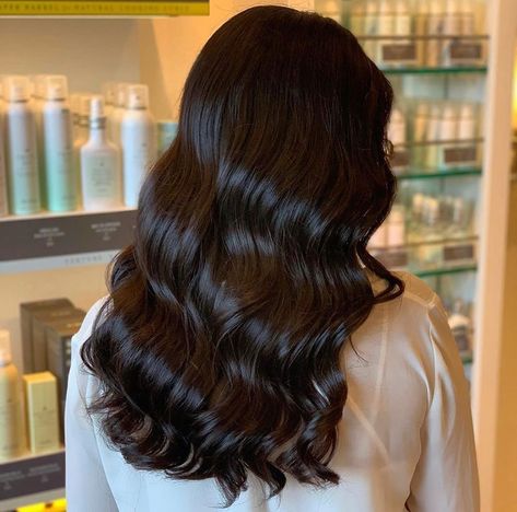 Drybar Old Fashioned, Dry Bar Old Fashioned Hair, Drybar Hairstyles, Drybar Blowouts, Salon Hair Styles, Brunette Hair Colour, Dry Bar Blowout, Old Fashioned Hairstyles, Healthy And Shiny Hair