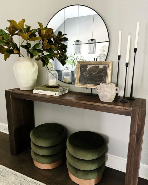 Entry Table With Picture Frames, Console Table Round Mirror, Entryway Table Key Bowl, Entrance Table Styling, Entrance Hall Table Ideas, Console Styling Entryway, Mirror Over Entry Table, Front Door Console Table Decor, Styling Entry Table