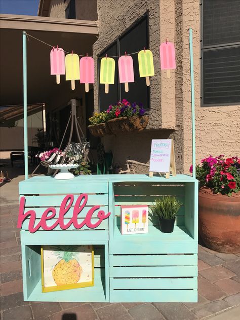 Popsicle Bar Party, Diy Popsicle Stand, Summer Stand Ideas, Summer Booth Ideas, Popsicle Stand Ideas, Diy Market Booth, Outdoor Ideas On A Budget, Ice Cream Stand Ideas, Ice Cream Stand Diy