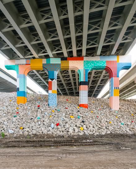 Installation Street Art, Public Art Ideas, Street Art Installation, Street Art Ideas, Colorful Art Installations, Cool Street Art, Public Art Installation, New York Graffiti, Beton Design