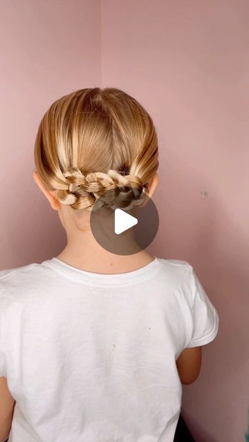 Hairstyles For The Wedding, Low Easy Hairstyles, Hair Up For School, Jojo Siwa Hairstyles, Kids Hair Updos Easy, Crazy Hair Easy, Wedding Hairstyles For Little Kids, Girls Simple Hairstyles, Easy Thanksgiving Hairstyles For Kids