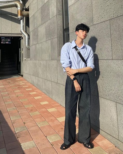 Korean Men Office Outfit, South Korean Fashion Men, Office Casual Outfit Men, Men Korean Outfit, Fashion Baggy Clothes, 90s Fashion Baggy, Korean Business Casual, Office Outfit Men, Summer Outfits Korean