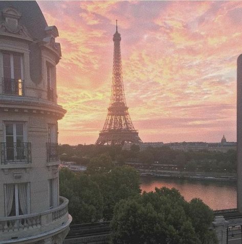 Paris Dream, Parisian Life, Paris Aesthetic, Pretty Landscapes, المملكة العربية السعودية, Dream City, The Eiffel Tower, Pretty Places, Sky Aesthetic