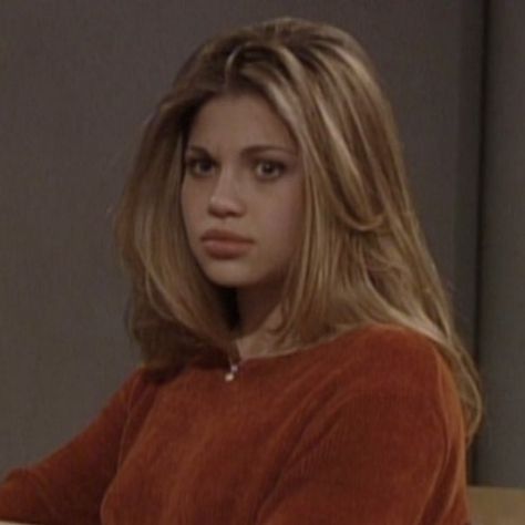 boy meets world (1993-2000) 90s Hair Topanga, The Topanga Haircut, Topanga Hair Long, 99s Haircut, Topanga Hair Color, Topanga Lawrence Hair Color, Topanga Short Hair, Topanga Lawrence Hair Short, Topanga Lawrence Hair Long