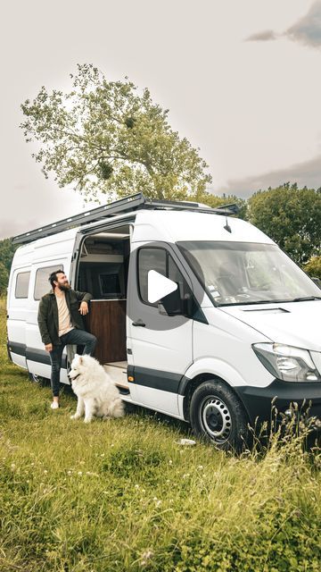 Mégane&Mathieu Voyage en Van on Instagram: "Après 3 mois de travaux et 2 mois à tester notre nouveau van il était temps qu’on vous le fasse visiter . On vous présente donc dans ce van tour l’aménagement de Joey un Mercedes sprinter. Notre nouvelle maison sur roues, qu’on a pensé pour vivre et voyager à plein temps en France, en Europe ou autour du monde qui sait…  Abonne toi pour suivre toutes nos aventures.   #vanlife #vantour #tinyhome #travel" Mercedes Camper Van, Mercedes Sprinter Camper, Van Tour, Caravan Renovation, Sprinter Camper, Van Living, Travel Van, Camping Outdoors, Sprinter Van