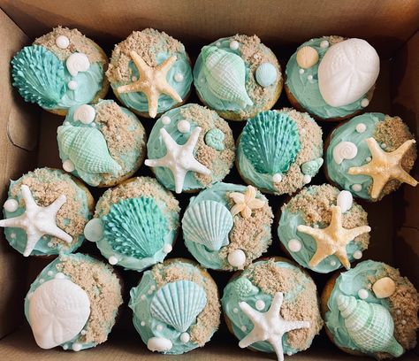 Summer Birthday Cake, Beach Birthday Cake, Beach Theme Birthday, Beach Cupcakes, Ocean Baby Showers, Ocean Cakes, Ocean Birthday Party, Beach Birthday Party, Ocean Birthday