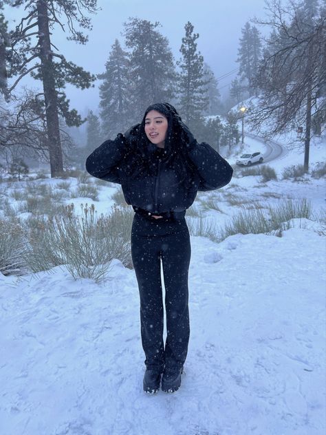 Snowday photos #snowing #snowboardingoutfit #snowoutfit #coldoutfitinspo #fyp #asthetic #astheticideas Doc Martens Snow Outfit, Snowday Outfit, Snow Outfits For Women, Snow Fits, Snow Aesthetic, Snow Outfit, Snowboarding Outfit, Snow Day, Doc Martens