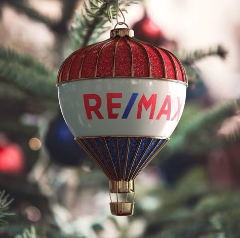 Remax Christmas Remax Real Estate, Inmobiliaria Ideas, Real Estate Fun, Realtor Life, Real Estate Advertising, Realtor Marketing, Hello December, Real Estate Humor, Navidad Christmas