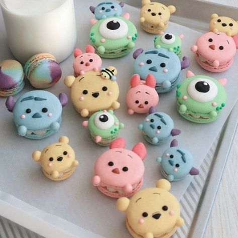 Disney Pastries, Disney Macaroons, Disney Macarons, Disney Deserts, Macaron Cute, Cute Macarons, Disney Baking, Kue Macaroon, Disney Desserts