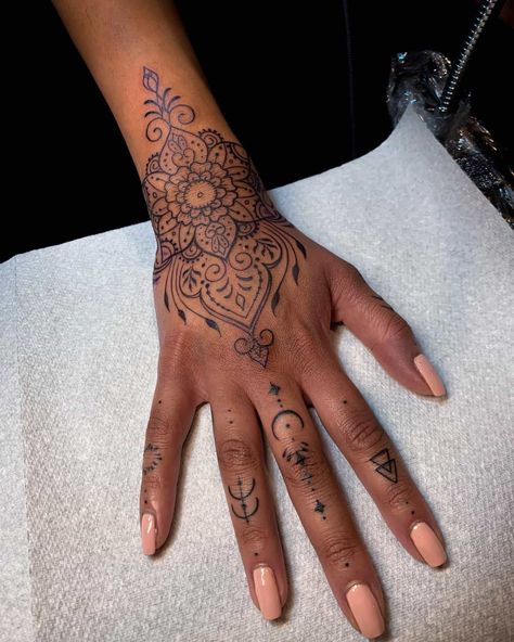 Top Of Hand Tattoos For Women, Hand Tattoo Cover Up, Full Hand Tattoo, Mandala Hand Tattoos, Tattoo Design For Hand, Simple Tattoos For Women, Henna Inspired Tattoos, Cute Hand Tattoos, Hand And Finger Tattoos