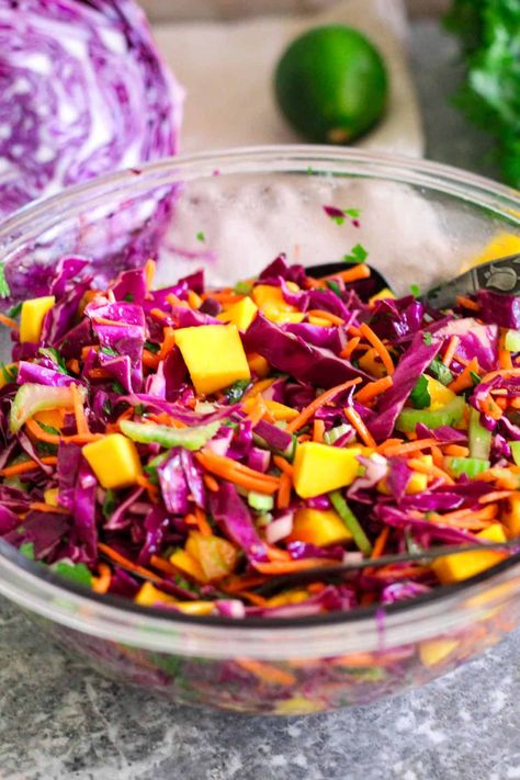 Red Cabbage Mango Slaw, Cabbage Mango Salad, Colombian Salad, Cabbage Salsa, Salad With Carrots, Salad Mediterranean, Mango Salsa Chicken, Mango Chia Pudding, Zesty Salad