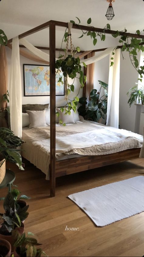 Calming Guest Room Bedroom Ideas, Canopy Bedframe Ideas, Canopy Bed For Small Bedroom, Canopy Bed Aesthetic Boho, Earthy Canopy Bed, Canopy Bed Plants, Canopy Bedroom Aesthetic, Canopy Bed Aesthetic Bedroom, Metal Canopy Bedroom Ideas