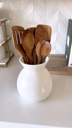 Check out this item I found on LTK https://liketk.it/3Cel6?product=c1411da9-b7b0-11ec-91e4-0242ac110004 Download the LTK app to take a look! Light Wood Kitchen Decor, Beige Kitchen Utensils, White And Wood Kitchen Decor, Neutral Kitchen Utensils, Kitchen Utensils Decor, 2024 Kitchens, Aesthetic Kitchenware, Marbella House, Cream Kitchen Accessories