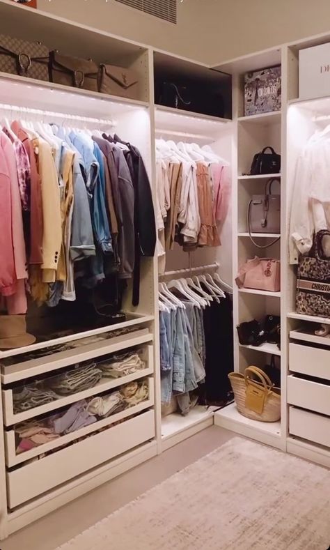 Dream Closets Aesthetic, Woredrobe Aesthetic, Big Wardrobe Aesthetic, That Girl Closet, Walk In Closet Ideas Aesthetic, Full Closet Aesthetic, Big Closet Aesthetic, Wooden Wardrobe Ideas, Dressing Aesthetic