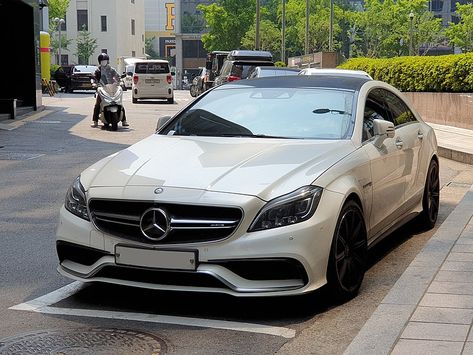 Mercedes White Car, Cream Mercedes Benz, Mercedes Cls 63 Amg, White Mercedes Benz, White Mercedes, Cls 63, Cls 63 Amg, Dream Car Garage, 2024 Goals