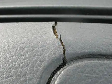 How To Repair Cracked Dashboard with Vinyl Filler or Epoxy Car Rust Repair, Car Upholstery Repair, Car Restoration Diy, Car Paint Repair, Auto Body Work, Automotive Restoration, Car Repair Diy, Plastic Repair, Vinyl Repair