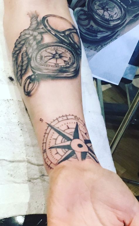 Nautical half sleeve start. Compass tattoo, rope tattoo. To be finished with vintage map background and shading Tattoo Rope, Tattoos Sea, Vintage Map Background, Arsenal Tattoo, Rope Tattoo, Heart Tat, Compass Vintage, Travel Fashion Girl, Quotes Exercise