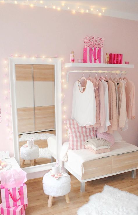 Open Closet, Girl Room Decor, Closet Decor, Asian Home Decor, Girly Room, Teen Bedroom Decor, Girl Bedroom Decor, Room Decor Ideas, Cute Home Decor