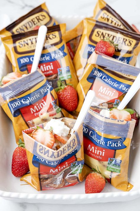 Walking Strawberry Pretzel Salad in a bag Strawberry Pretzel Dessert In A Bag, Walking Pretzel Strawberry Salad, Desserts In A Bag, Walking Pretzel Salad, Walking Foods In A Bag, Walking Food In A Bag, Strawberry Pretzel Dessert Easy, Walking Snacks In A Bag, Easy Concession Stand Food Ideas