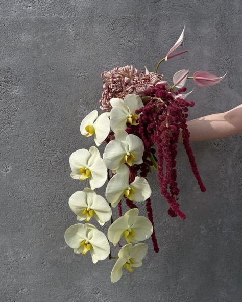 Trend: Cascading Flower Bouquets Amaranthus Wedding Centerpiece, 2025 Bridal Bouquet Trends, Wedding Bouquet Hanging, French Flower Bouquet, Unconventional Wedding Bouquets, Amaranth Bouquet Wedding, Contemporary Wedding Bouquet, Cascading Flower Bouquet, 2025 Floral Trends