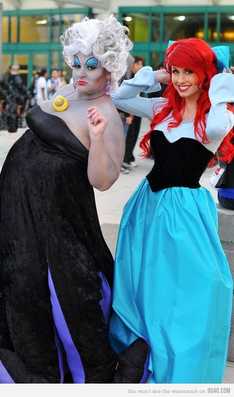 The Little Mermaid - Ariel and Ursula - a mother daughter picture unless I keep my standing appointments to keep my roots under control..... Disney Princess Adult Costume, Disney Princess Halloween, Halloween 2010, Ursula Costume, Ariel Costumes, Ariel Cosplay, Costume Carnaval, Disney Princess Costumes, Plus Size Cosplay