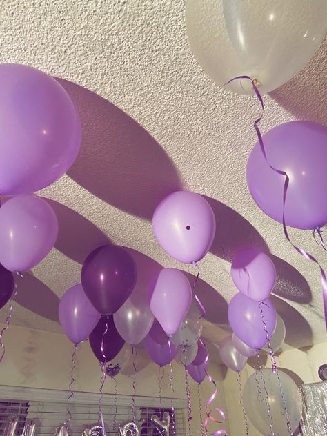 Birthday Graduation Party Purple Theme, Light Purple Party Theme, Purple Sleepover Party, Lavender Birthday Theme, Light Purple Birthday Party Ideas, Purple Balloons Aesthetic, Purple Balloon Decorations Birthday, Purple Birthday Aesthetic, Purple Birthday Theme