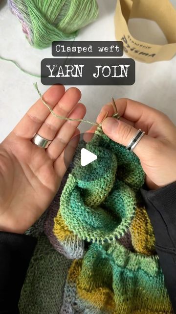 Join Yarn Knitting, Weave In Ends Knitting, Join Yarn, Knitting Hacks, Knitting Tips, Purl Soho, Super Bulky Yarn, Super Bulky, Bulky Yarn