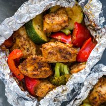 Low Carb Cajun, Chicken Foil Packets, Foil Pack Dinners, Homemade Cajun Seasoning, Foil Pack Meals, Foil Packet Meals, Breakfast Keto, Baked Veggies, Recipes For