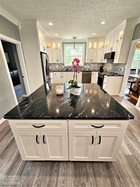 Black Granite Kitchen Island, Cambrian Black Granite, White Kitchen Black Countertop, Farmhouse Kitchen Granite, Black Countertops Kitchen Color Schemes, Black Countertops White Cabinets, Kitchens With Black Granite Countertops, Granite Countertops Black, White Cabinets Black Granite