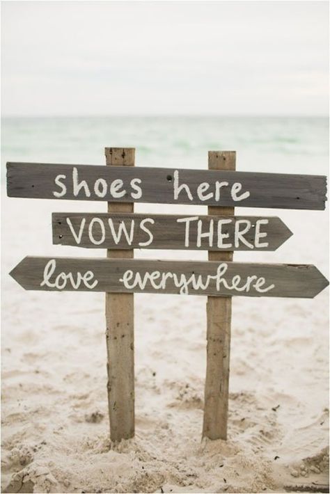 14 Hilariously Awesome Wedding Signs Beach Wedding Signs, Beach Wedding Ideas, Salford City, Morning Beach, Beach Wedding Centerpieces, Beach Wedding Guests, Wedding Ceremony Signs, Wedding Signs Diy, Ceremony Signs