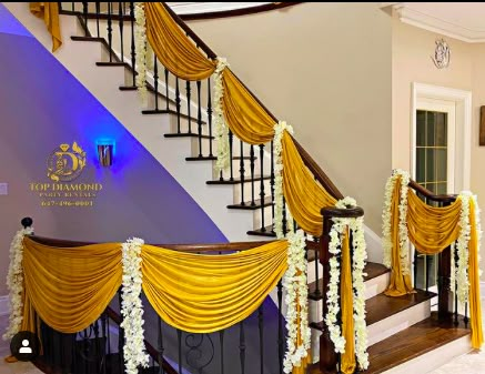 Diwali Decorations Staircase, Housewarming Stairs Decorations, Stairs Decoration Wedding, Satyanarayana Pooja Decoration Ideas, Home Design 2023, Mehendi Designs Bridal, Wedding Staircase Decoration, Mehndi Decoration Ideas, Event Nails