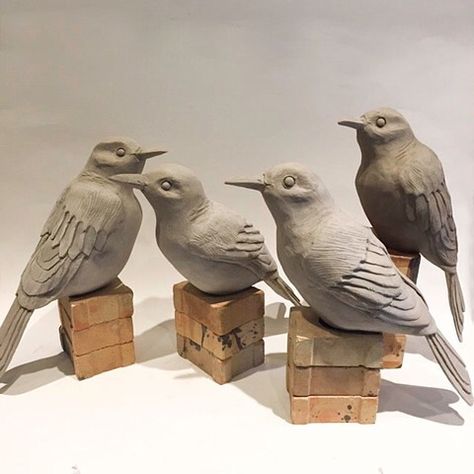 Clay Bird, Clay Birds, Ceramic Art Sculpture, Pottery Animals, Sculpture Art Clay, Tanah Liat, Sculptures Céramiques, Ceramics Pottery Art, Pottery Sculpture