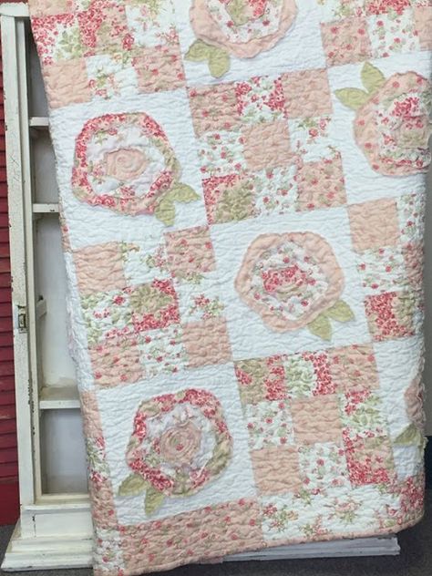 Couture, Patchwork, Ragged Quilts, Shabby Chic Quilt Patterns, Rose Quilts, Roses Quilt, Quilt Flowers, French Quilt, French Roses