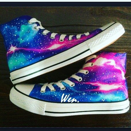 YASS GOD Converse Bleu, Converse Art, Zapatillas All Star, High Converse, Converse Style Women, Painted Converse, Galaxy Converse, Galaxy Shoes, Baskets Converse