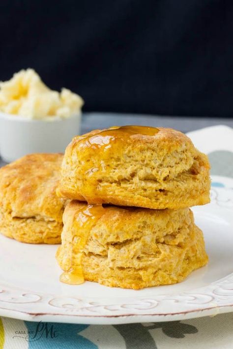 Biscuits With Honey, Honey Biscuits, Bisquick Biscuits, Potato Biscuits, Honey Butter Recipe, Sweet Potato Biscuits, Sweet Butter, Cloud Bread, Sweet Potato Breakfast