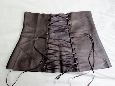 Cation Designs: Fake-torial for a Fake Corset Corset Diy, Corset Tutorial, Vi Cosplay, Diy Corset, Geeky Craft, Corset Looks, Corset Costumes, Bellatrix Lestrange, Steampunk Diy