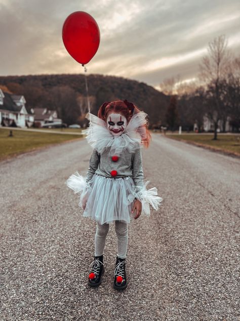 Halloween Costume Ideas Kids Girl, Penny Wise Girl Costume, Girl It Costume, Diy Pennywise Costume Kids, Pennywise Costume Girl, Halloween Costumes Kids Girls Age 10, Girls Pennywise Costume, Diy Pennywise Costume For Women, It Costume Clown Women