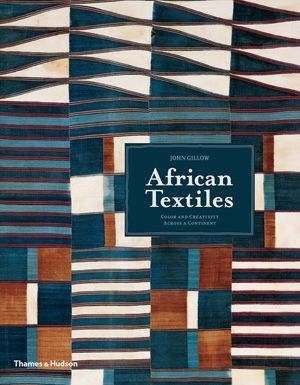 The traditional, handcrafted textiles of Africa are sumptuous, intricate, and steeped in cultural significance. Region by region, African Textiles covers, as no other volume has, the handmade textiles of West, North, East, Central, and Southern Africa, outlining the range of weaving techniques, and the different types of looms, materials, and dyes that create these sumptuous works. Nor does it neglect the cultural context of African textiles, assessing the various influences of religion, culture Rich Art, African Textile, African Textiles, African People, Textile Crafts, Indian Textiles, Handmade Textiles, Islamic World, Southern Africa