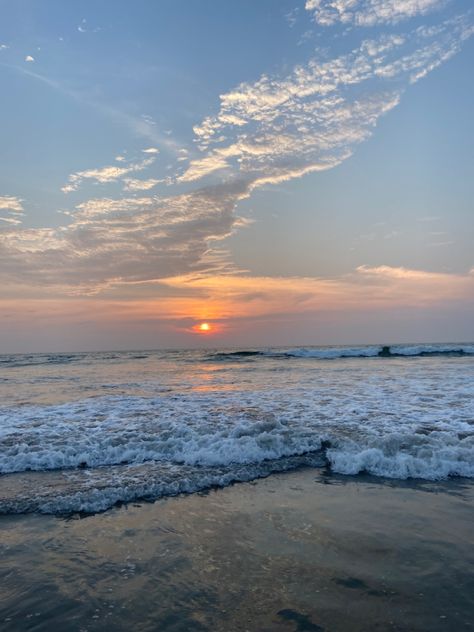 Breathtaking sunset at a beach in Goa Indian Beach Photos, Arambol Beach Goa, Indian Beach Aesthetic, Goa Beaches Photography, Goa Aesthetic, Goa Sunset, Chennai Metro, Goa Beaches, Aesthetic Clicks