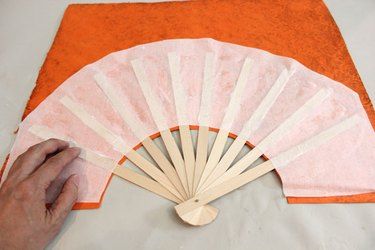 Diy Handheld Fans, Alphabet Parade, Hand Fans Diy, Fabric Hand Fan, Paper Hand Fans, Japanese Fans, Asian Crafts, Wooden Fan, Wedding Fan