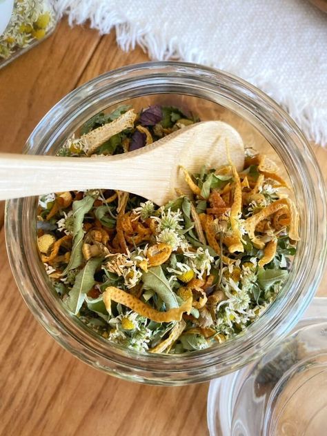 Sunshine Herbal Tea ⋆ SomeTyme Place ⋆ Marigold Tea, Thieves Tea, Calendula Tea, Tea Blends Recipes, Teas Recipes, Dried Lemon Peel, German Bread, Sage Tea, Healing Tea